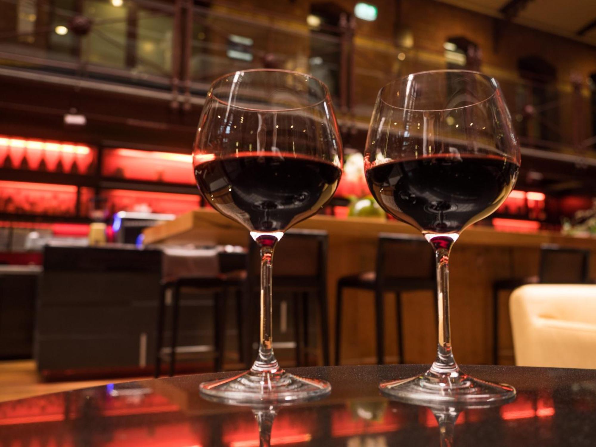 Intercontinental Melbourne The Rialto By Ihg Hotel Ngoại thất bức ảnh Wine glasses